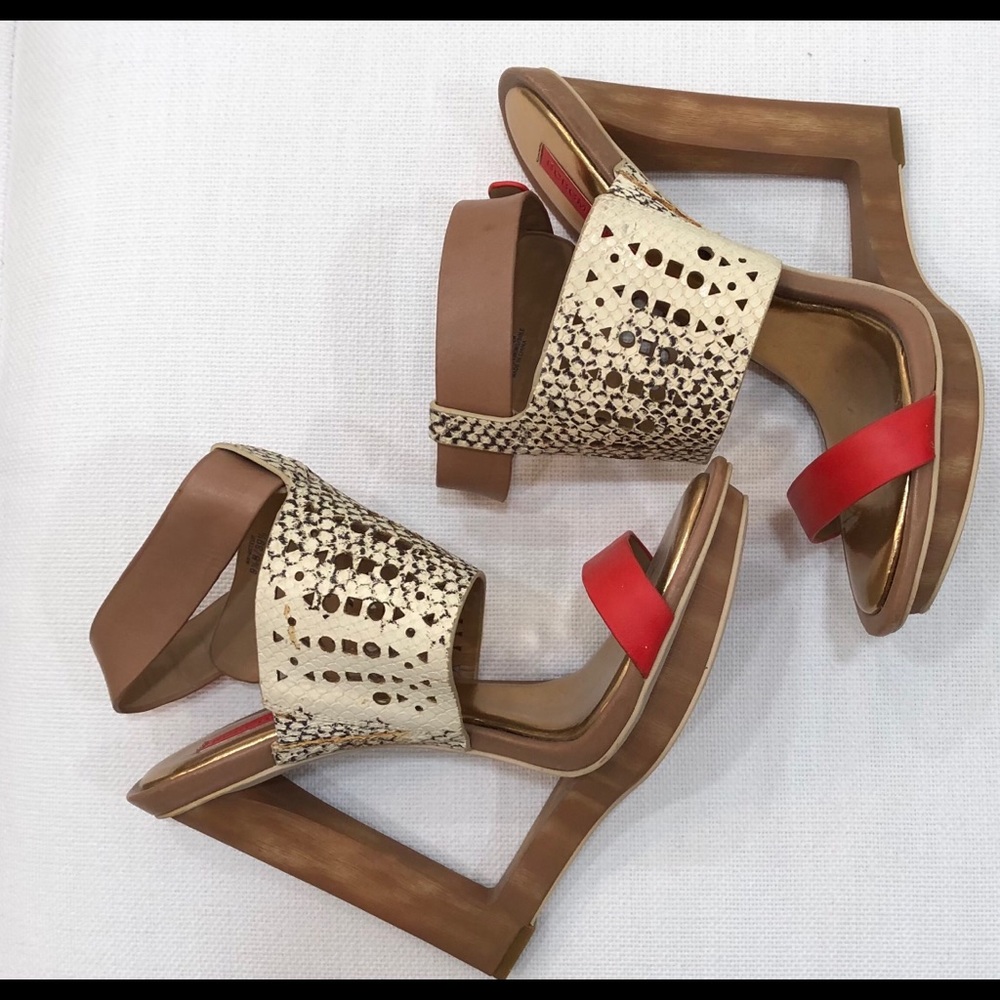 BCBGMAXAZRIA SHOE